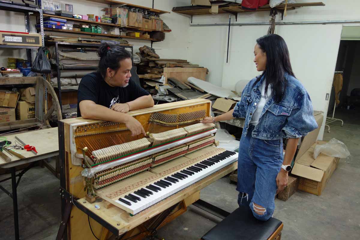 Memainkan "Bunyi Indonesia" Bersama Sjuman Instruments
